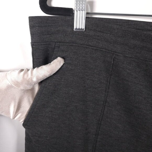 VINCE. Men’s Tapered Pants Jogger Drawstring Ankle Zip Rayon Blend Pockets LARGE - Picture 8 of 12